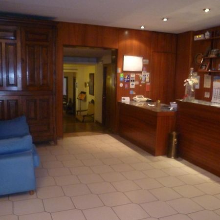 Hostal Pirineos Barbastro Exterior photo