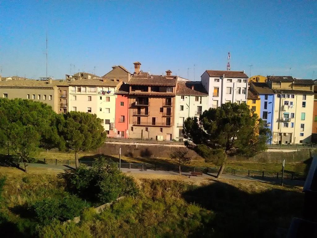 Hostal Pirineos Barbastro Exterior photo