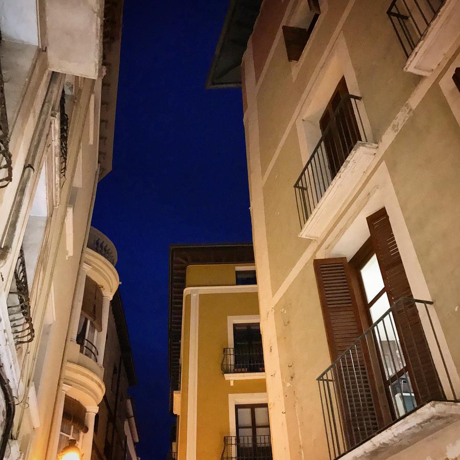 Hostal Pirineos Barbastro Exterior photo