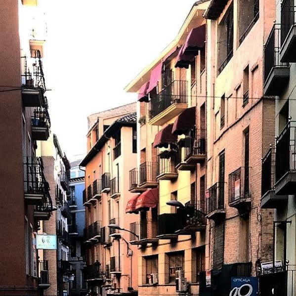 Hostal Pirineos Barbastro Exterior photo